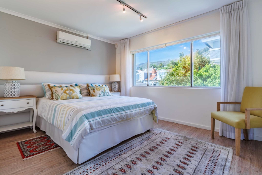 To Let 2 Bedroom Property for Rent in Bantry Bay Western Cape
